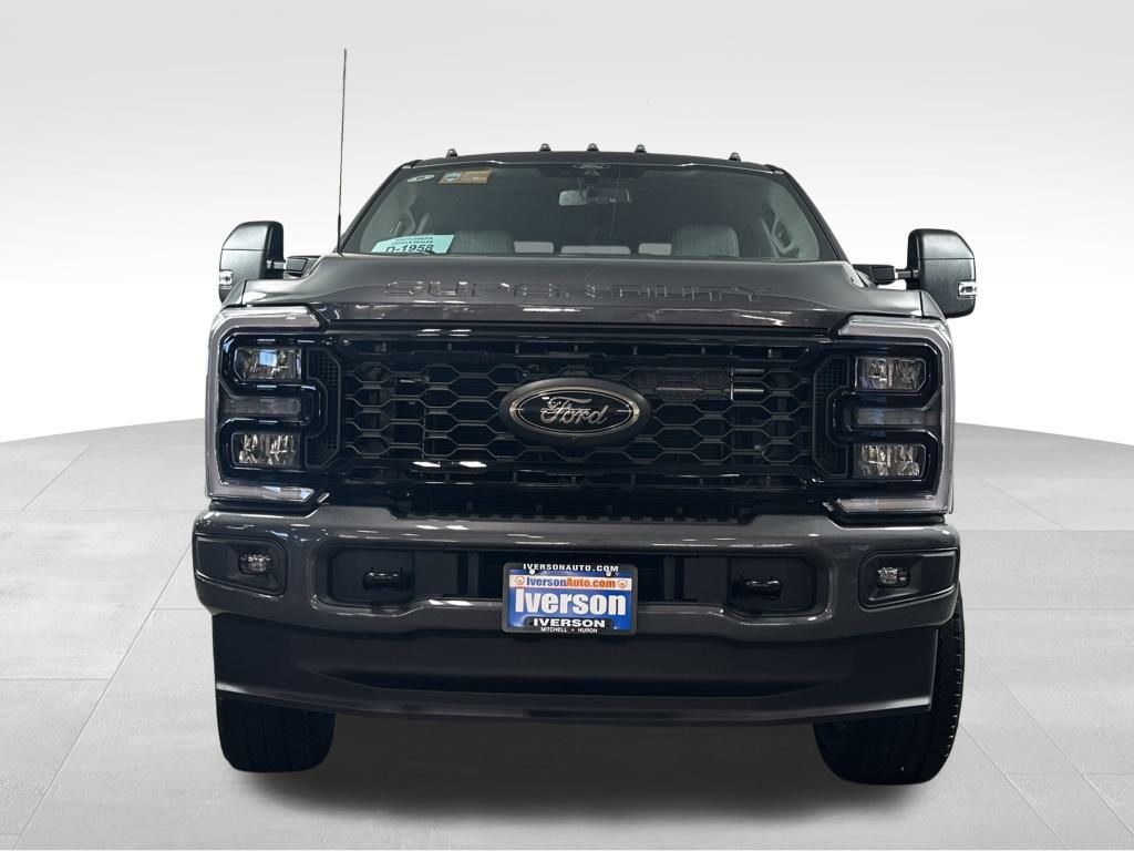 2026 Ford F-350 XLT photo 2