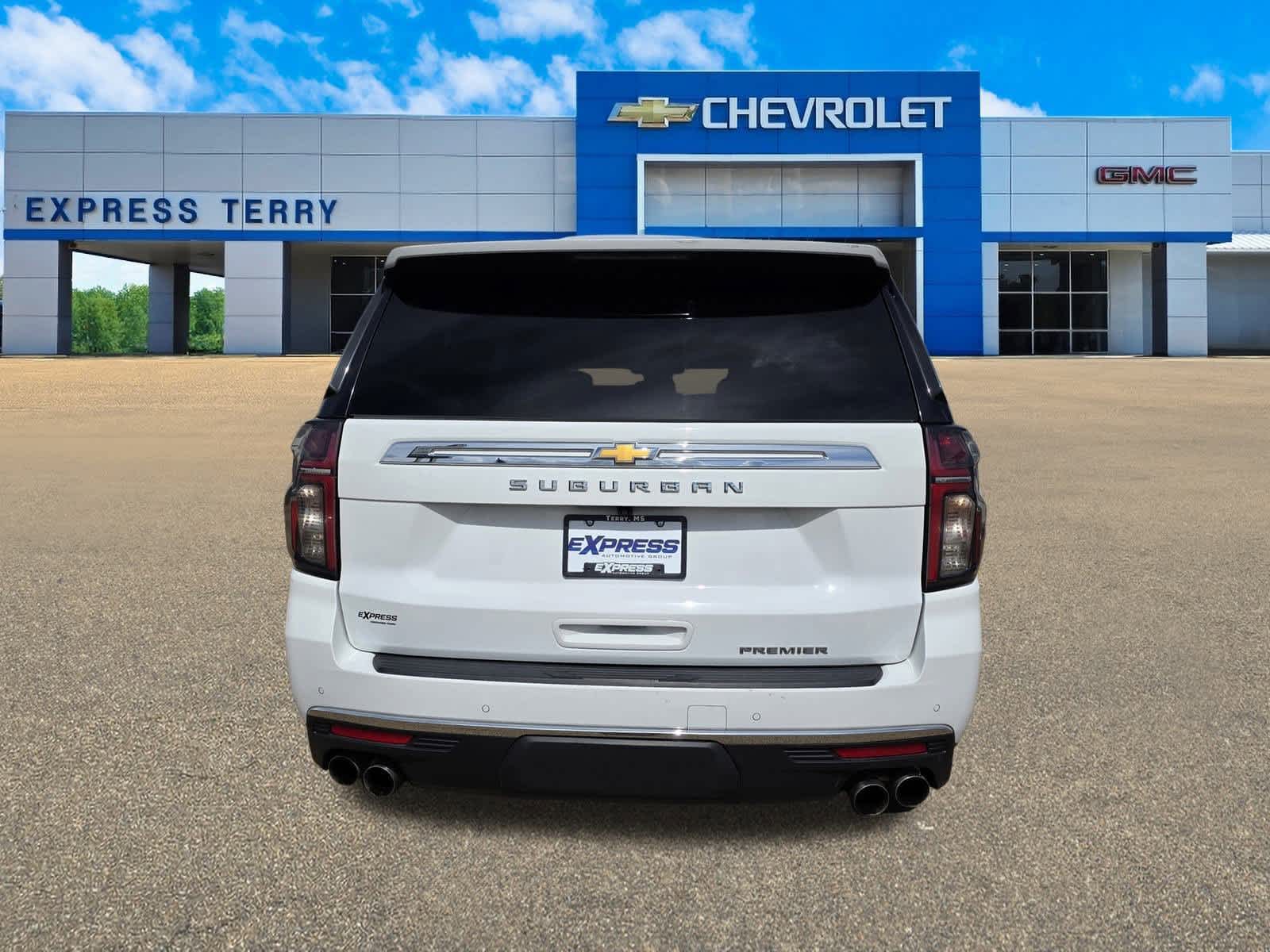 2023 Chevrolet Suburban Premier photo 3