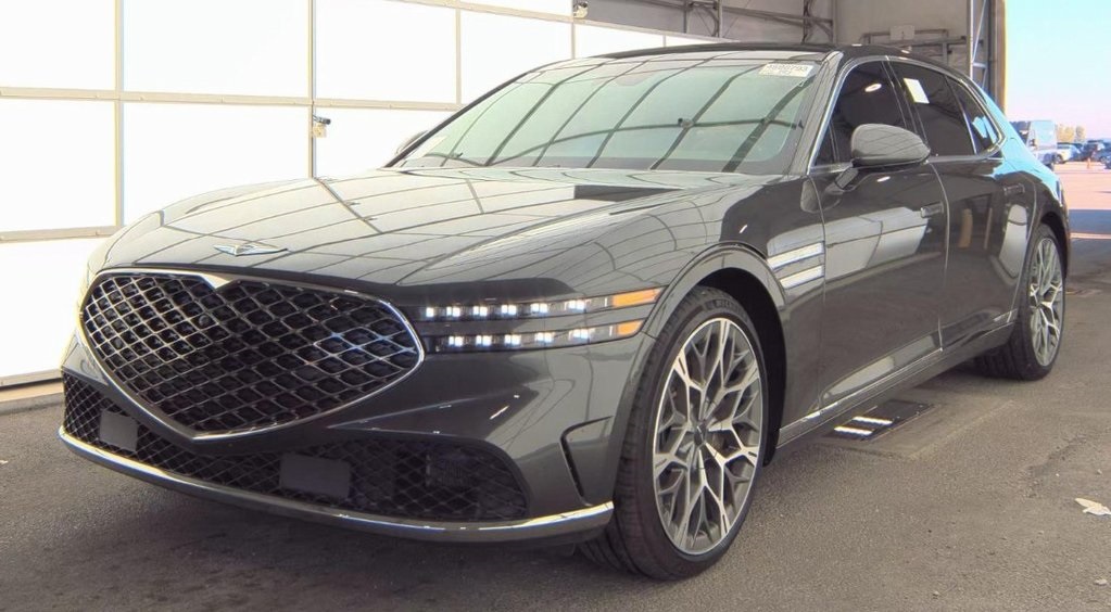 2023 GENESIS G90 Base's photo