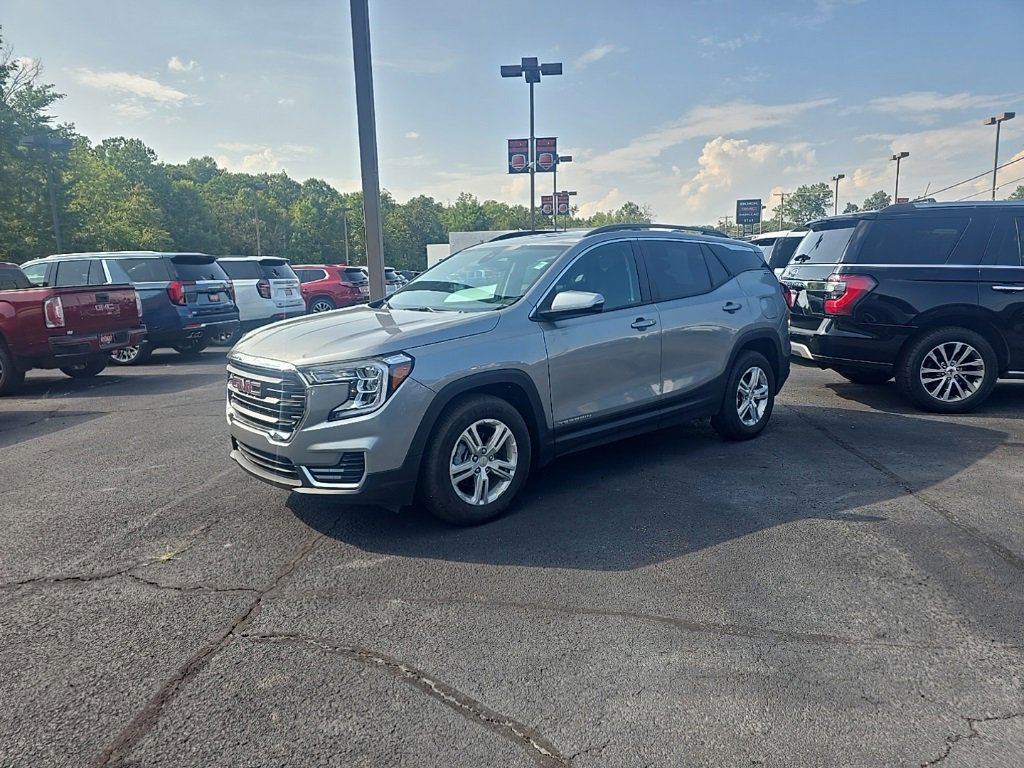 2024 Gmc Terrain SLE photo 3