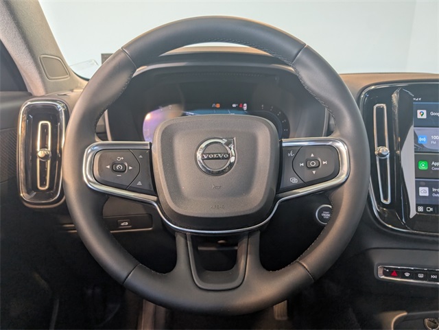 2023 Volvo XC40 Ultimate photo 18
