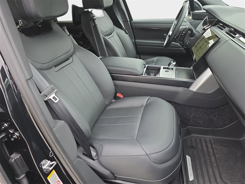 2025 Land Rover Range Rover SV photo 8