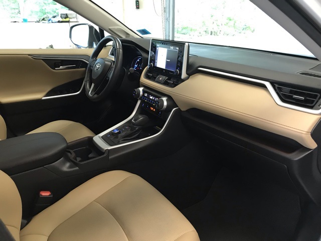 2020 Toyota RAV4 Hybrid Limited photo 15