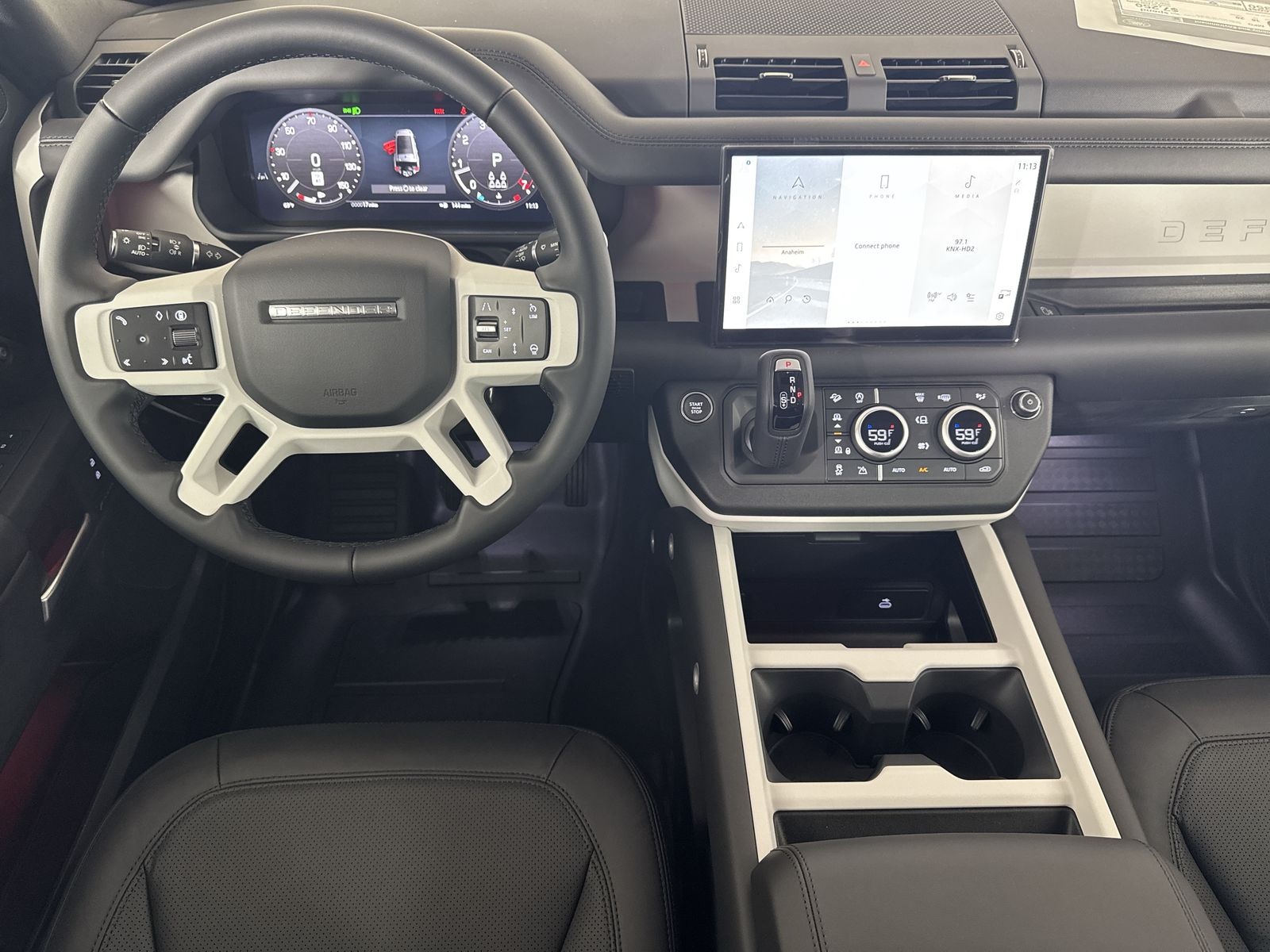 2025 Land Rover Defender 130 S photo 10