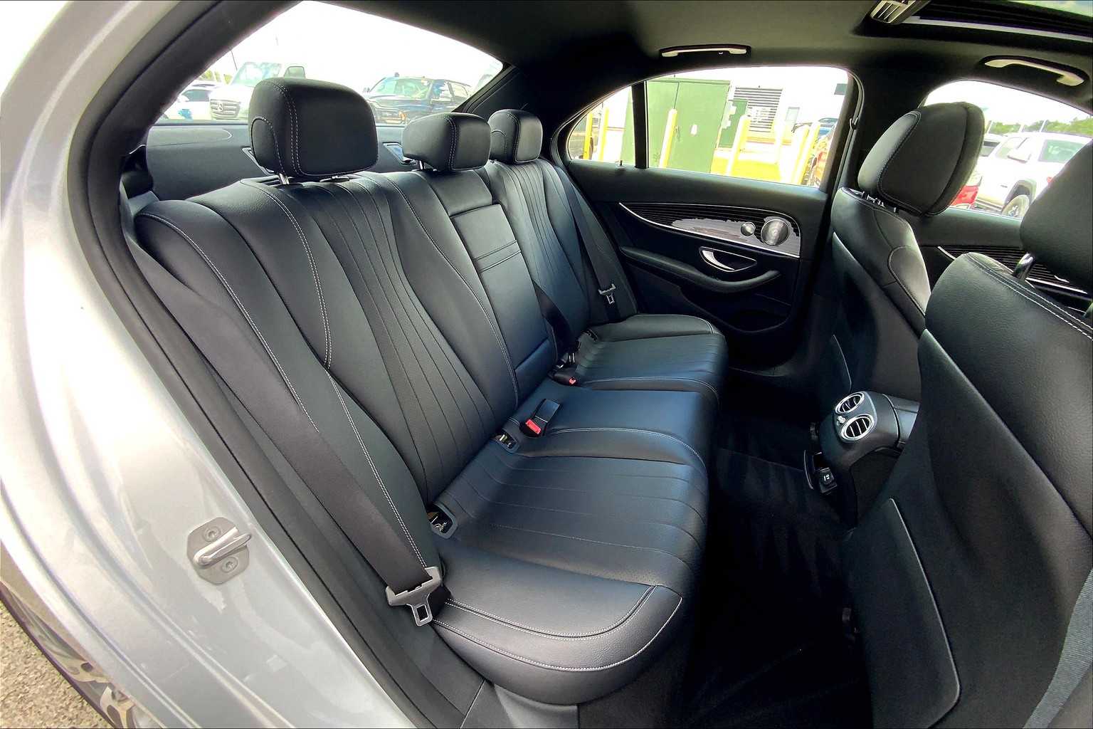 2017 Mercedes Benz E 300 Sport photo 17