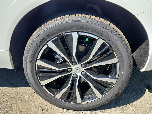2025 Volvo XC60 B5 Plus photo 3