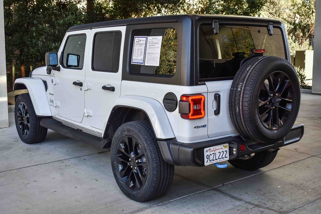 2023 Jeep Wrangler Sahara 4xe photo 4