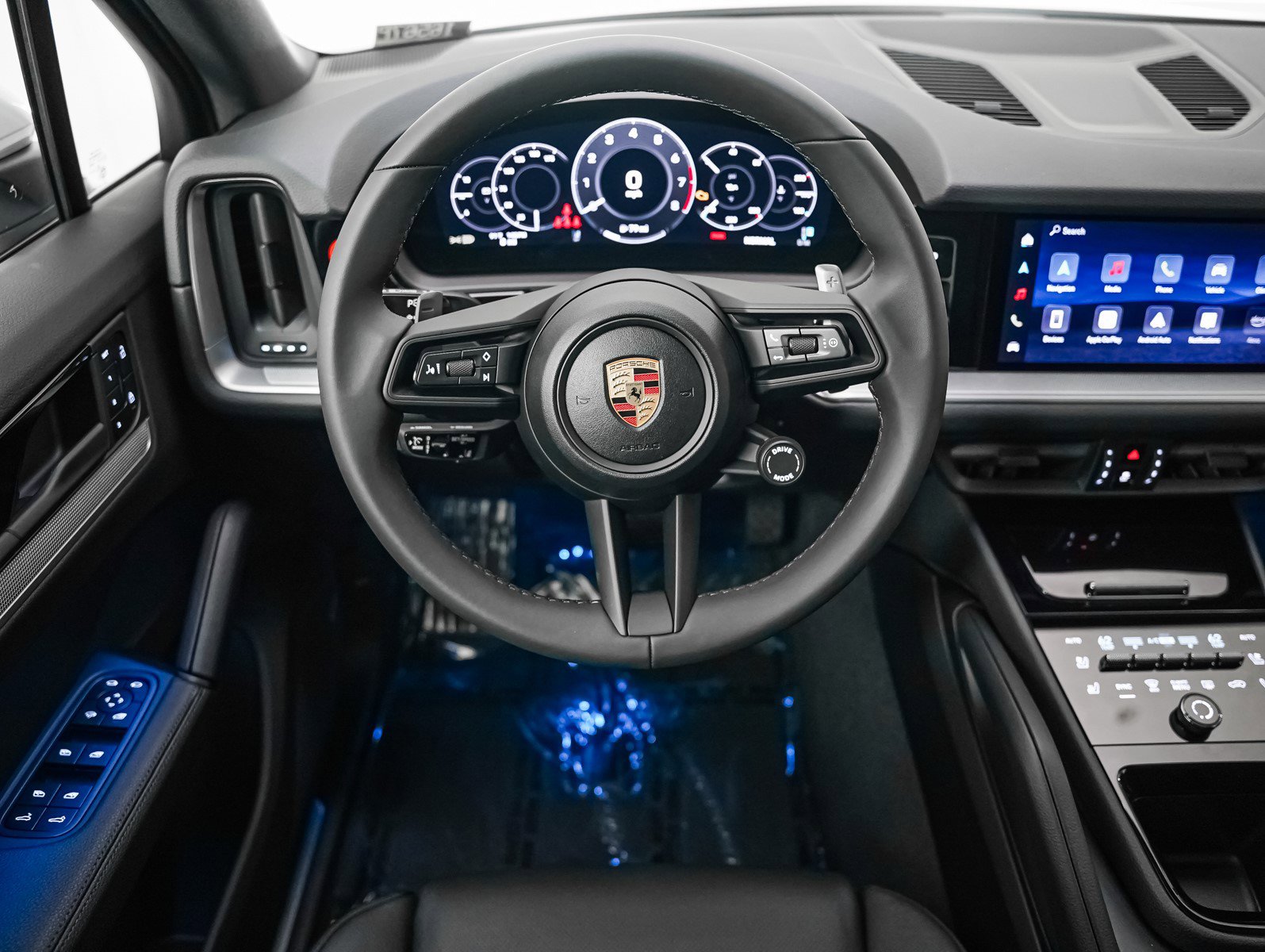 2026 Porsche Cayenne photo 16