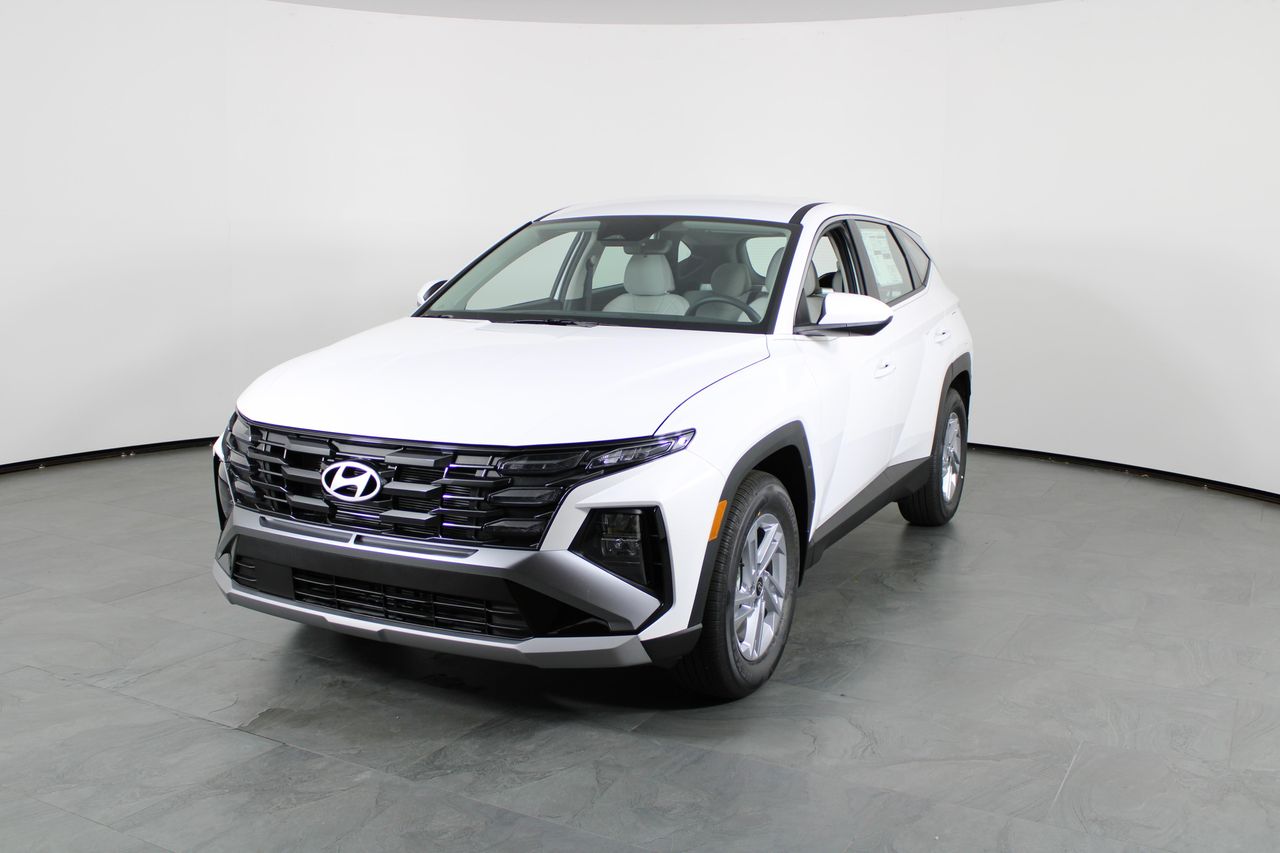 2026 Hyundai Tucson SE's photo