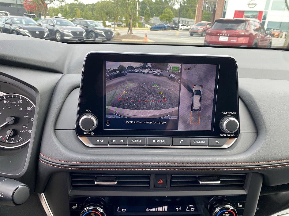 2025 Nissan Rogue SV photo 10