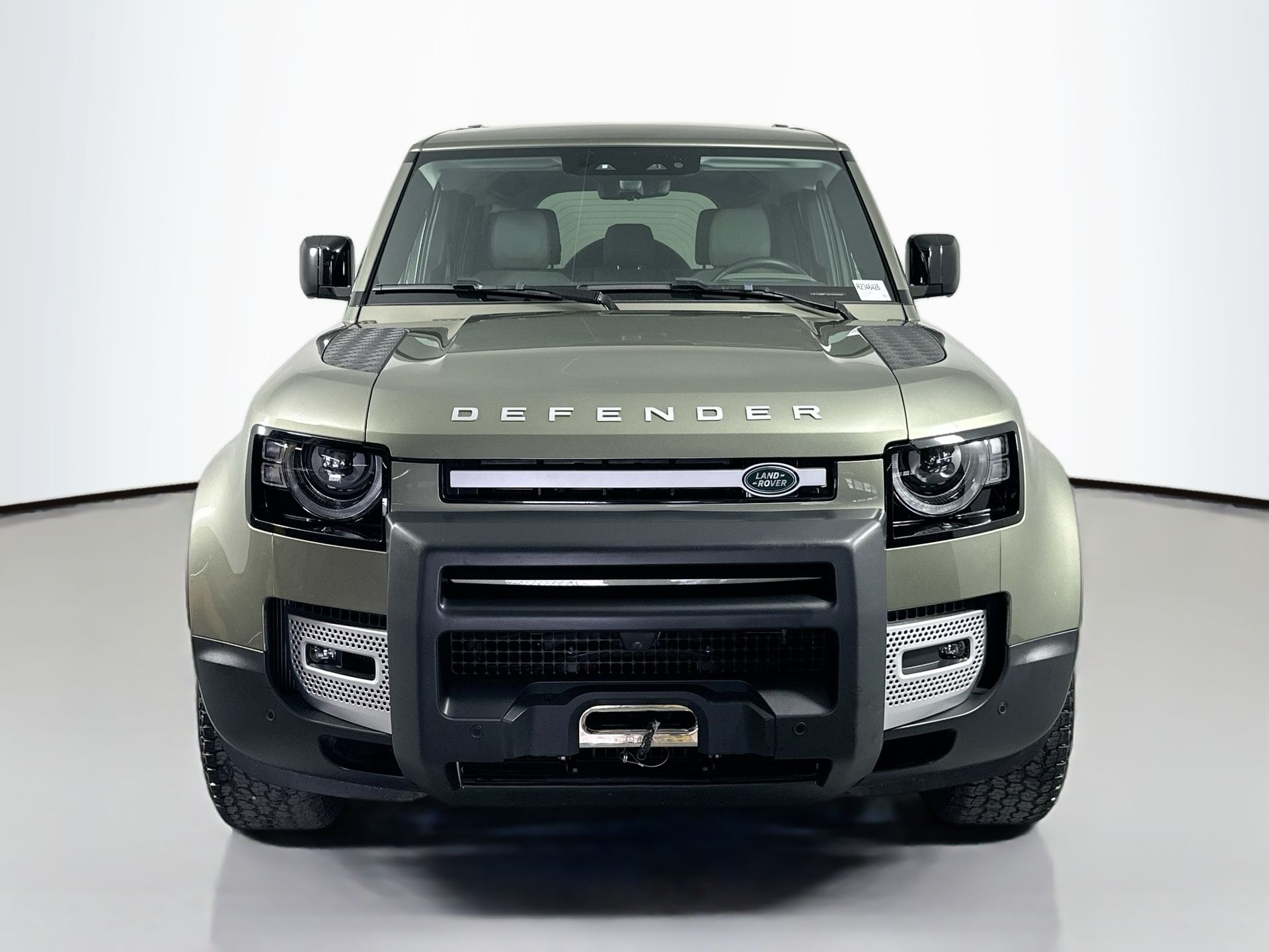 2024 Land Rover Defender 110 S photo 2