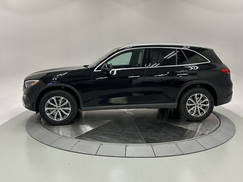 2026 Mercedes Benz GLC 300 photo 4