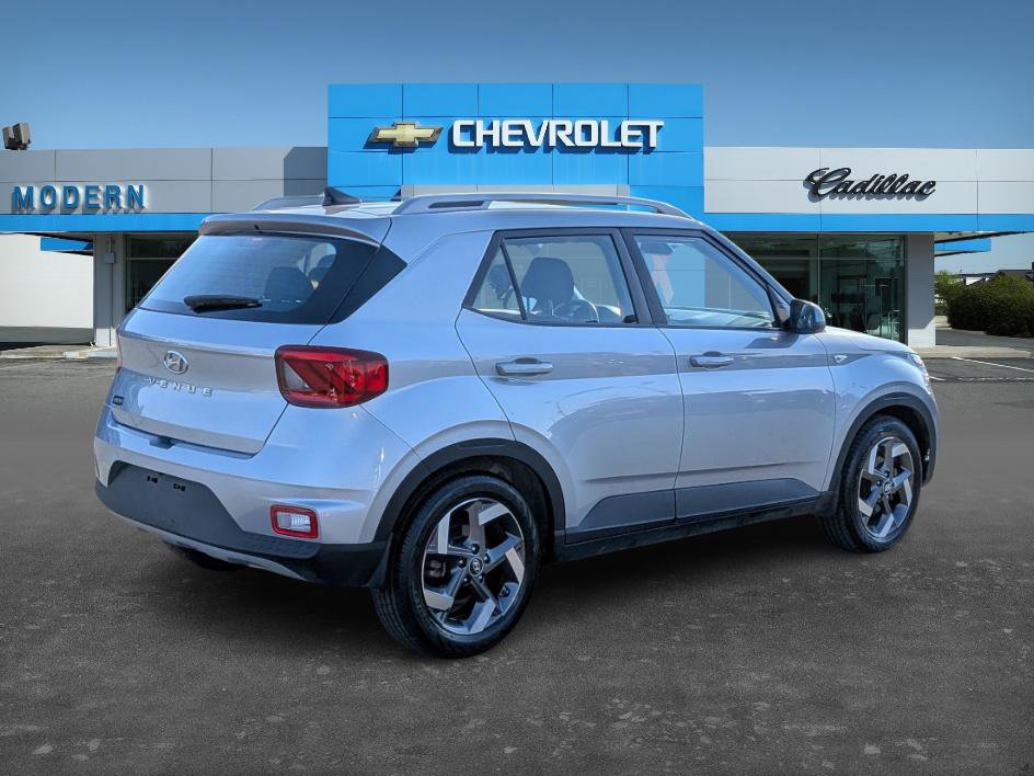 2022 Hyundai Venue SEL Limited photo 4