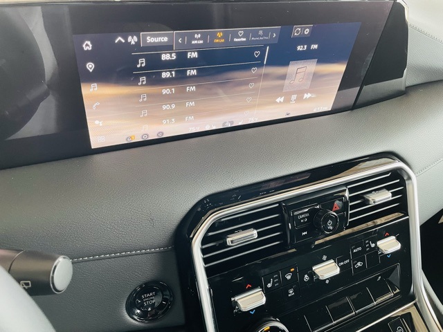 2026 Nissan Armada SL photo 10