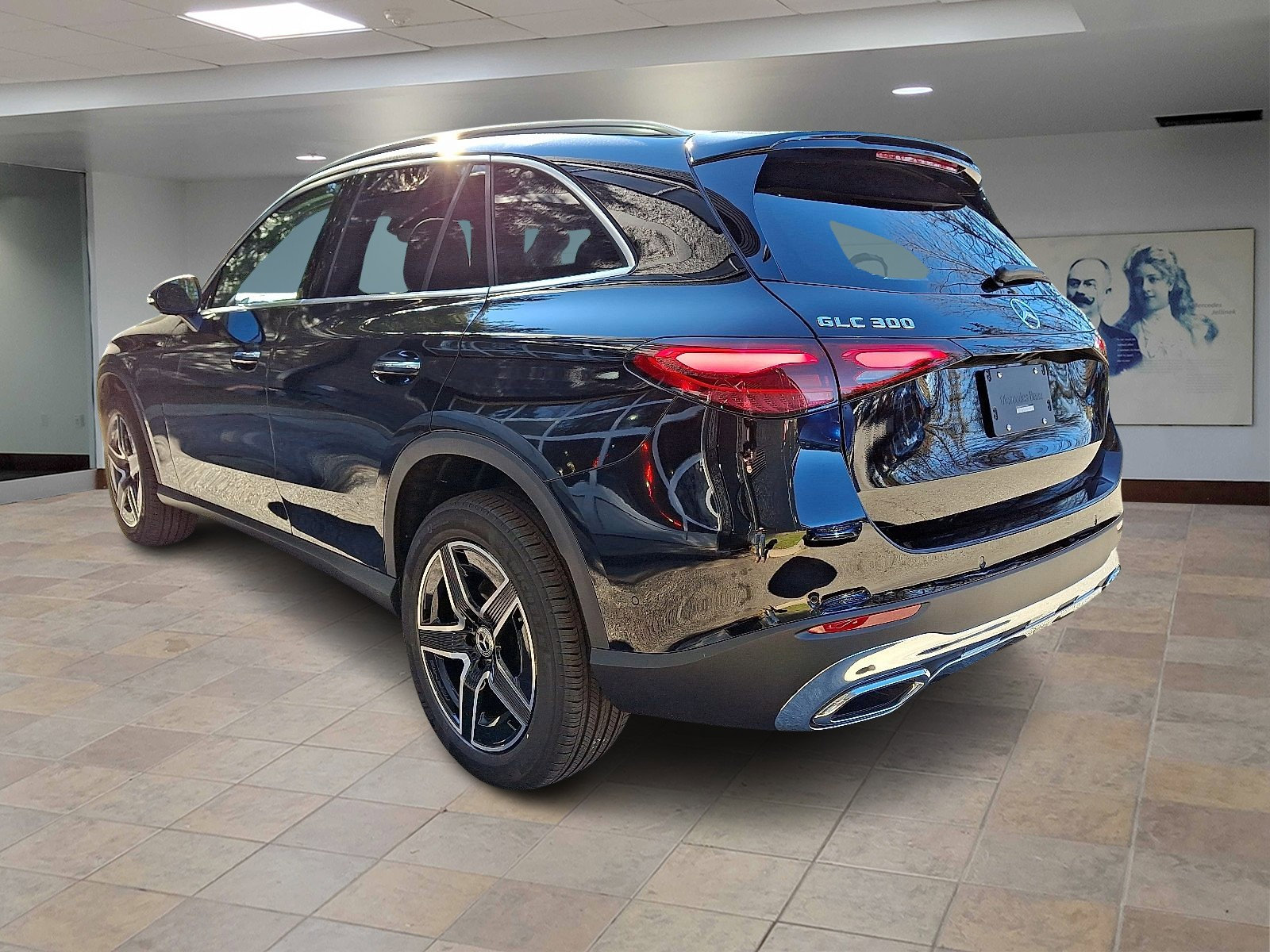 2026 Mercedes Benz GLC 300 4MATIC photo 4