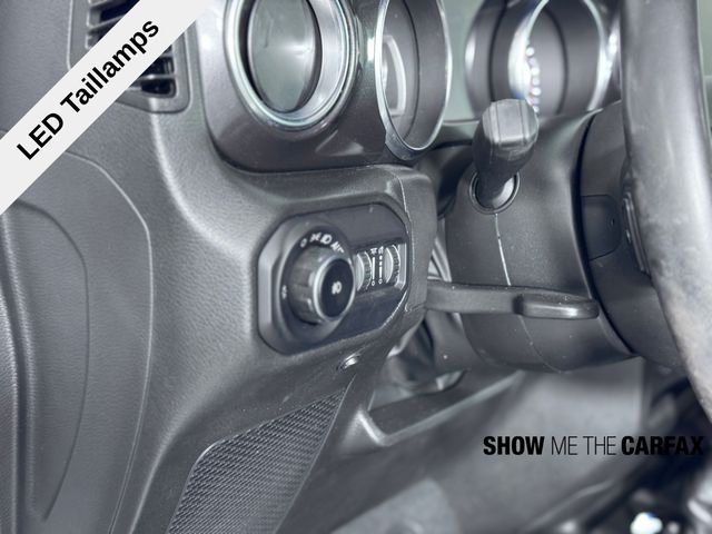 2022 Jeep Wrangler Unlimited Sahara photo 16