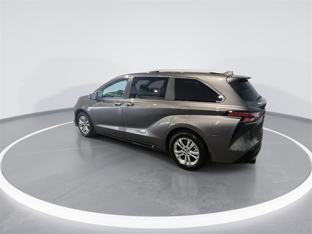 2023 Toyota Sienna Platinum photo 6
