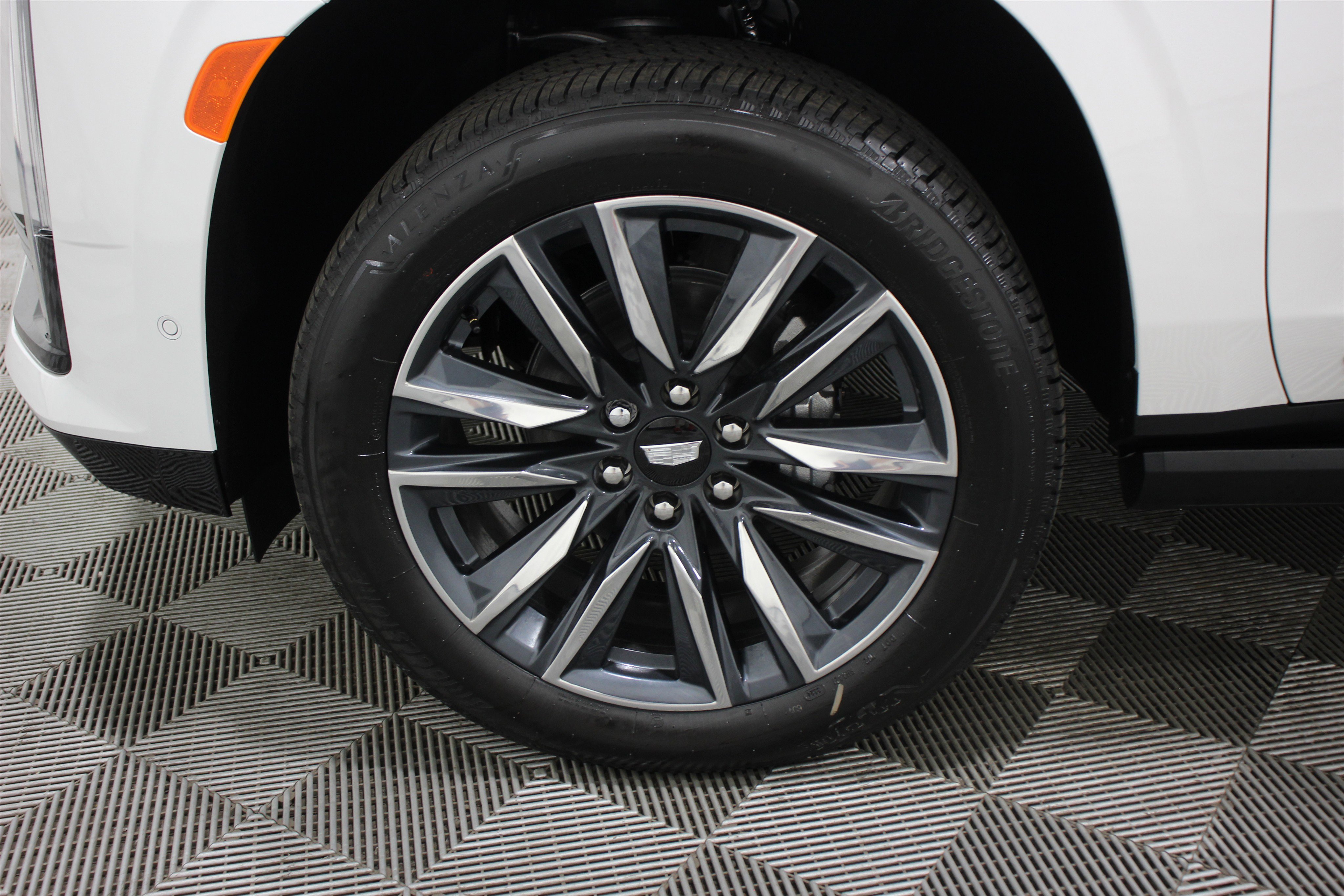 2024 Cadillac Escalade ESV Sport Platinum photo 32