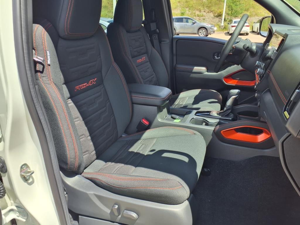 2025 Nissan Frontier PRO-4X photo 5