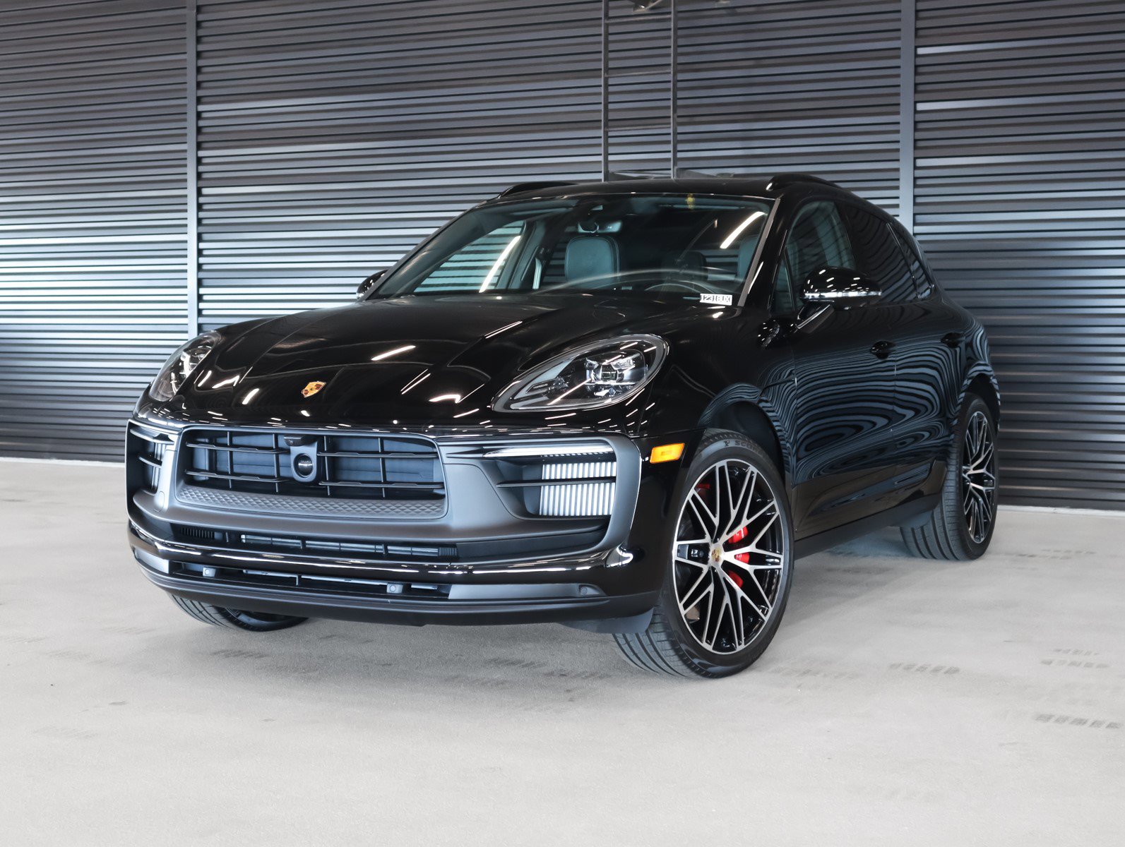 2025 Porsche Macan GTS's photo