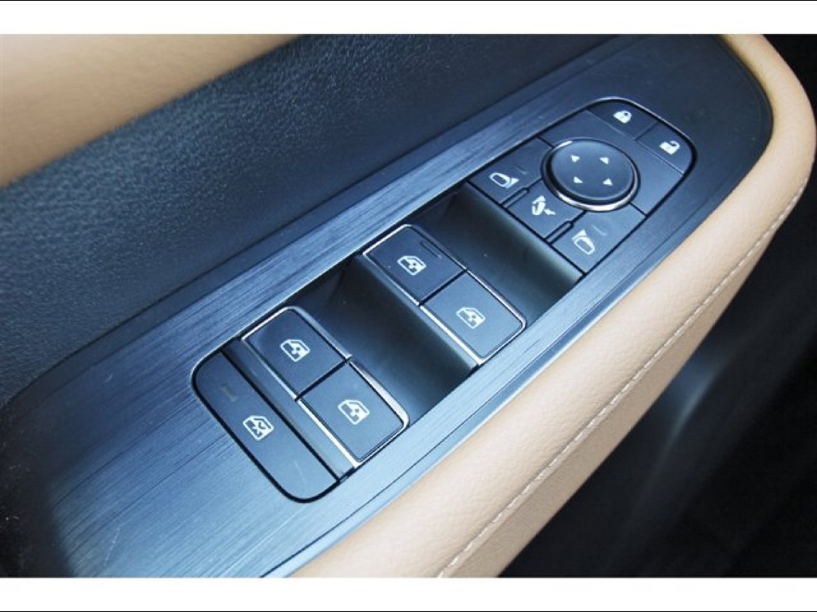 2025 Nissan Armada SL - 11