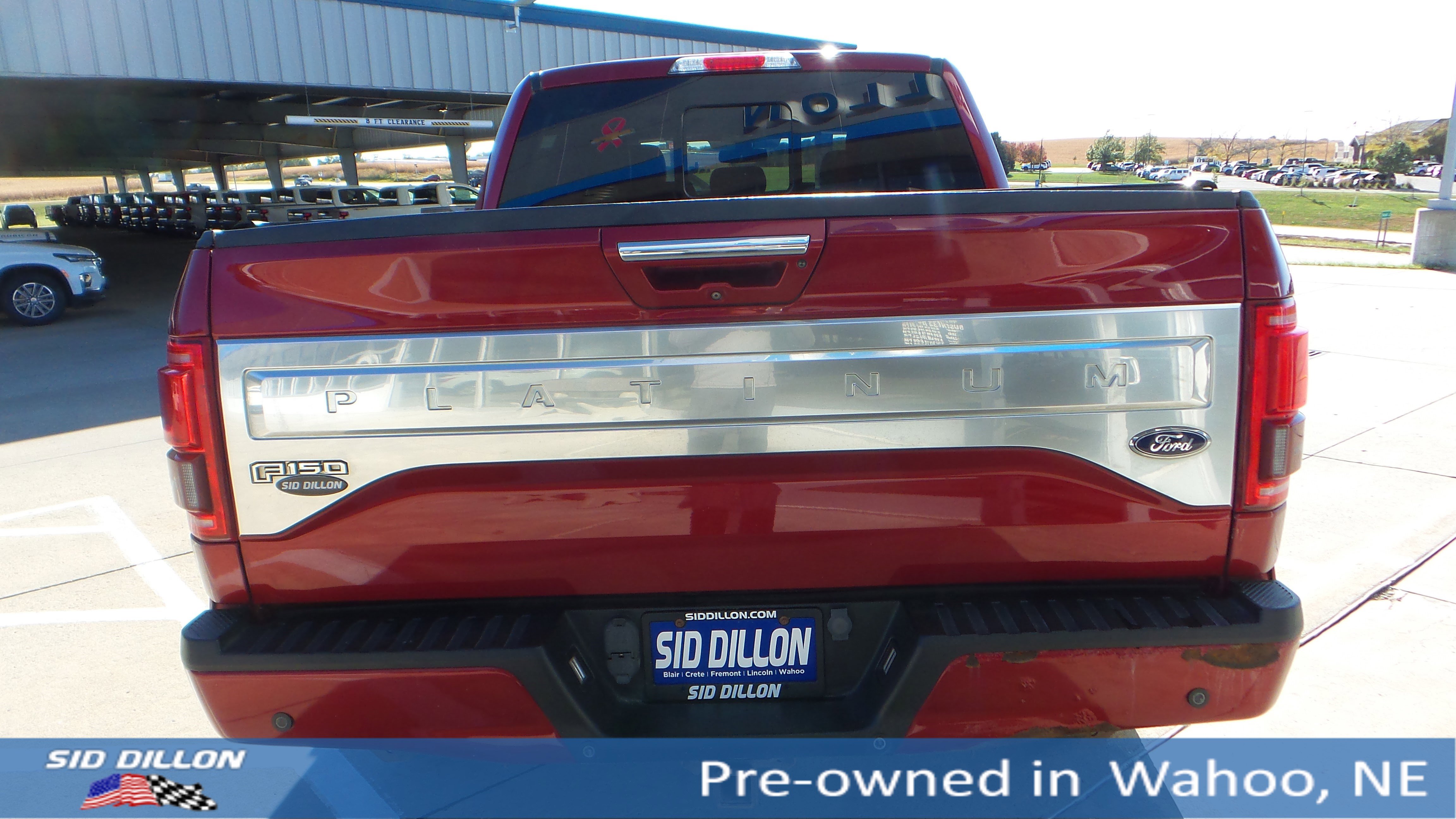 2016 Ford F-150 Platinum photo 4