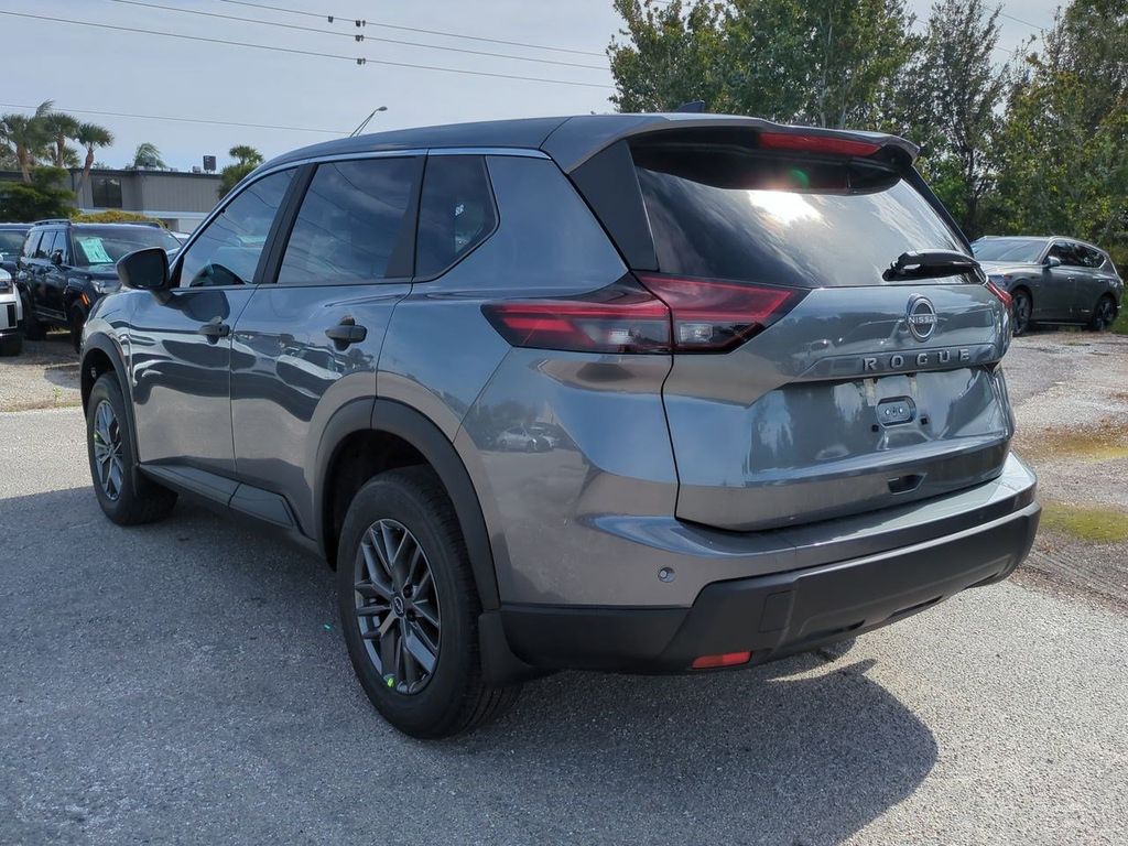2026 Nissan Rogue S photo 4