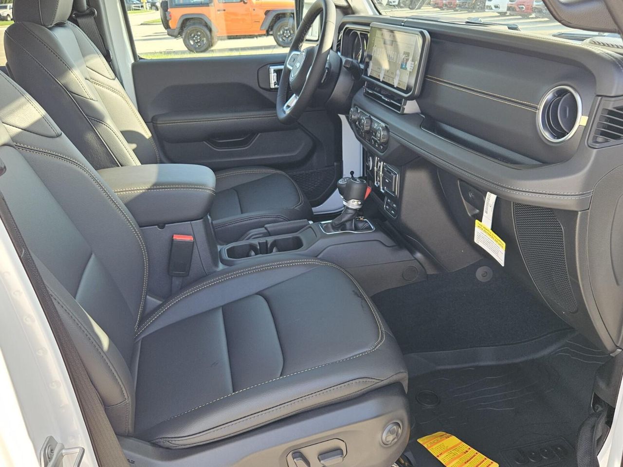 2025 Jeep Wrangler Sahara photo 15