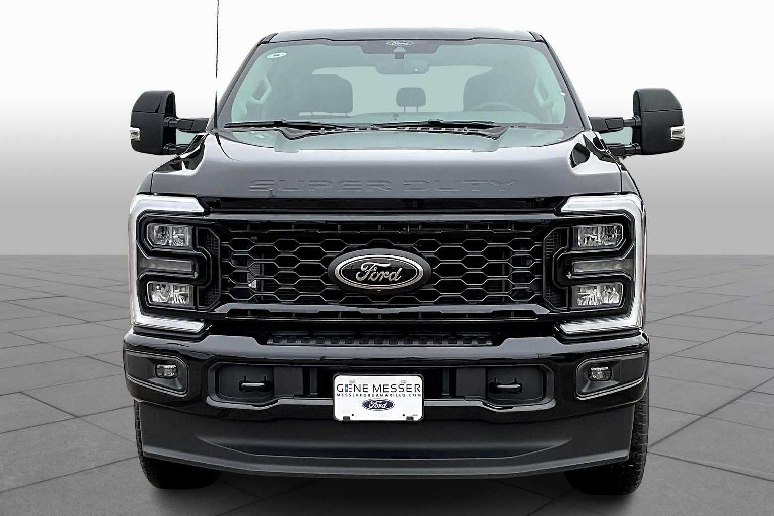 2026 Ford F-350 Lariat photo 3