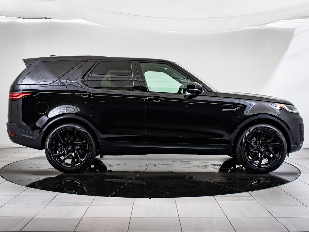 2025 Land Rover Discovery S photo 7