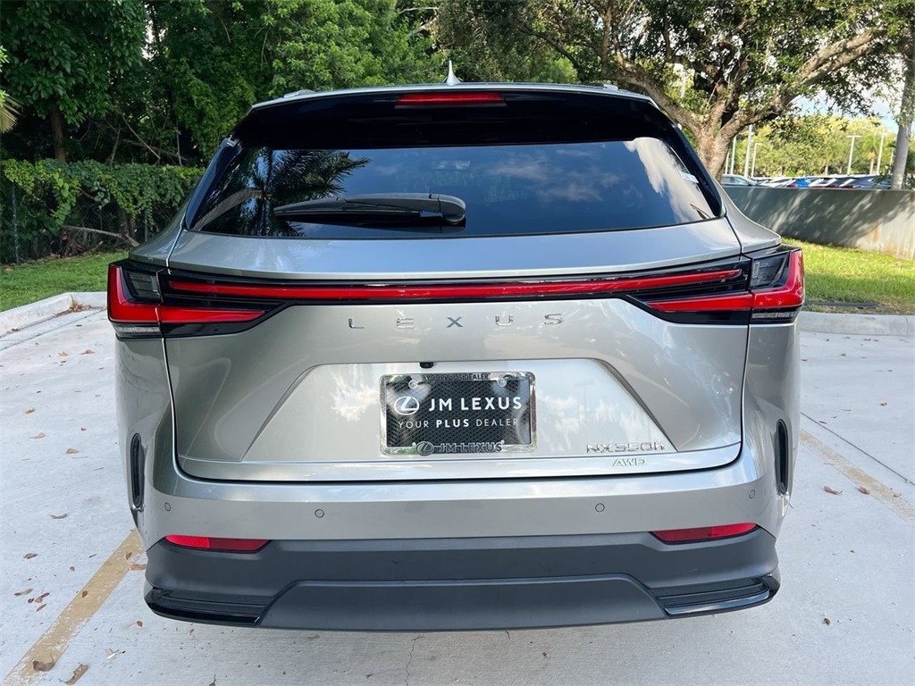 2022 Lexus NX 350h Premium photo 6