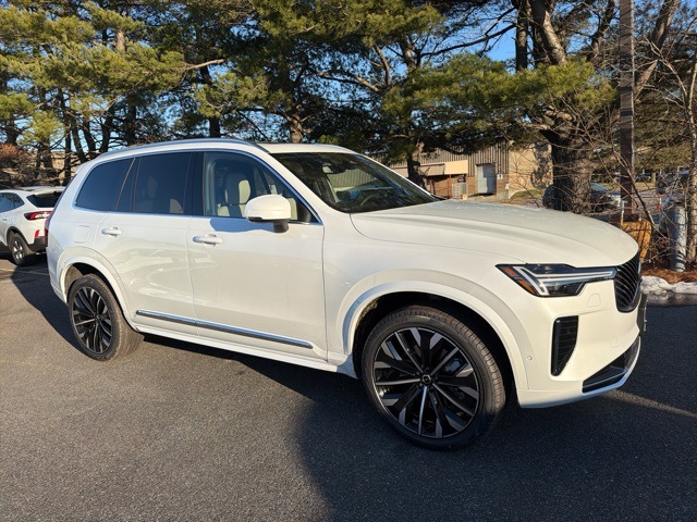 2026 Volvo XC90 Plus's photo