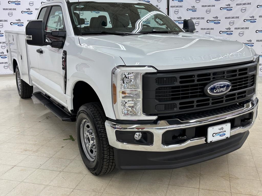 2026 Ford F-250 Super Duty XL's photo