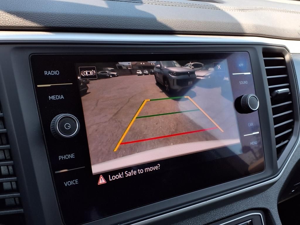 2021 Volkswagen Atlas V6 SE Technology R-Line photo 8