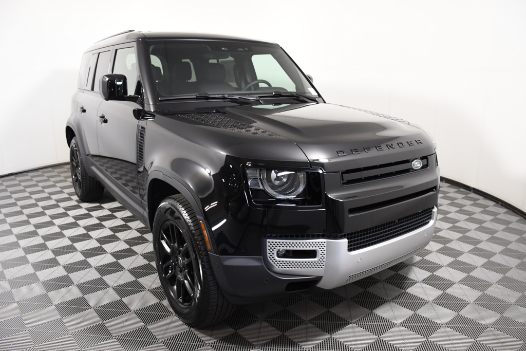 2025 Land Rover Defender 110 S photo 8