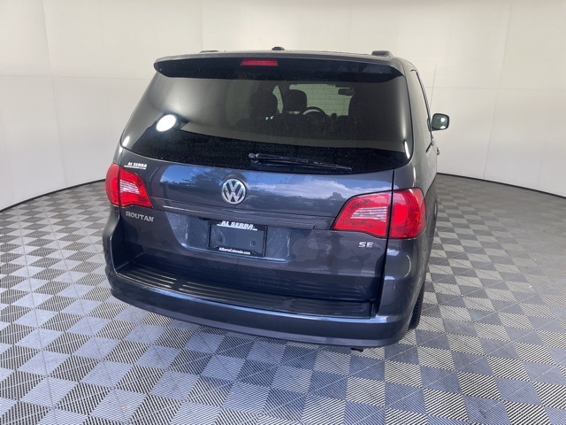 2011 Volkswagen Routan SE photo 12