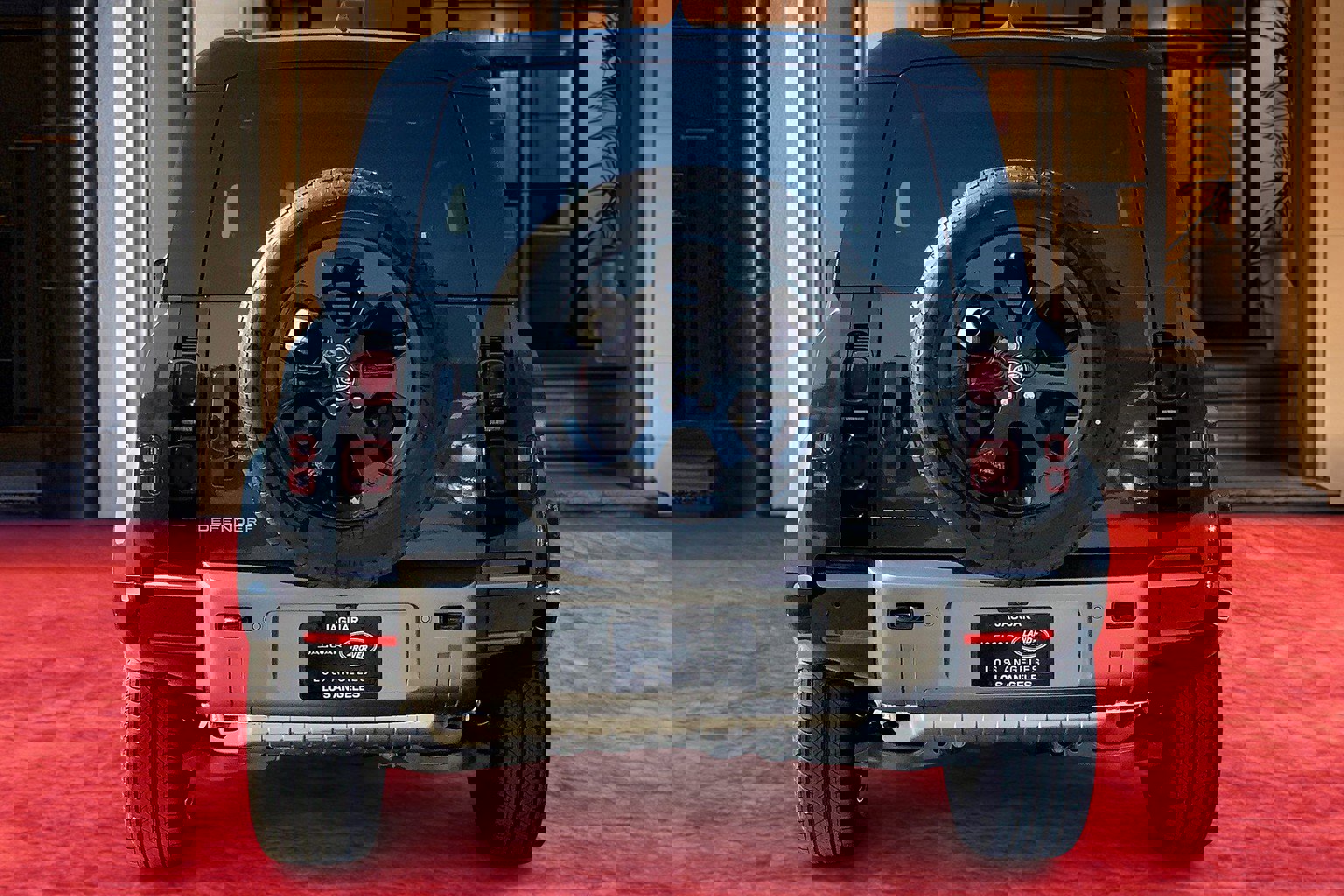 2025 Land Rover Defender 90 X-Dynamic SE photo 3