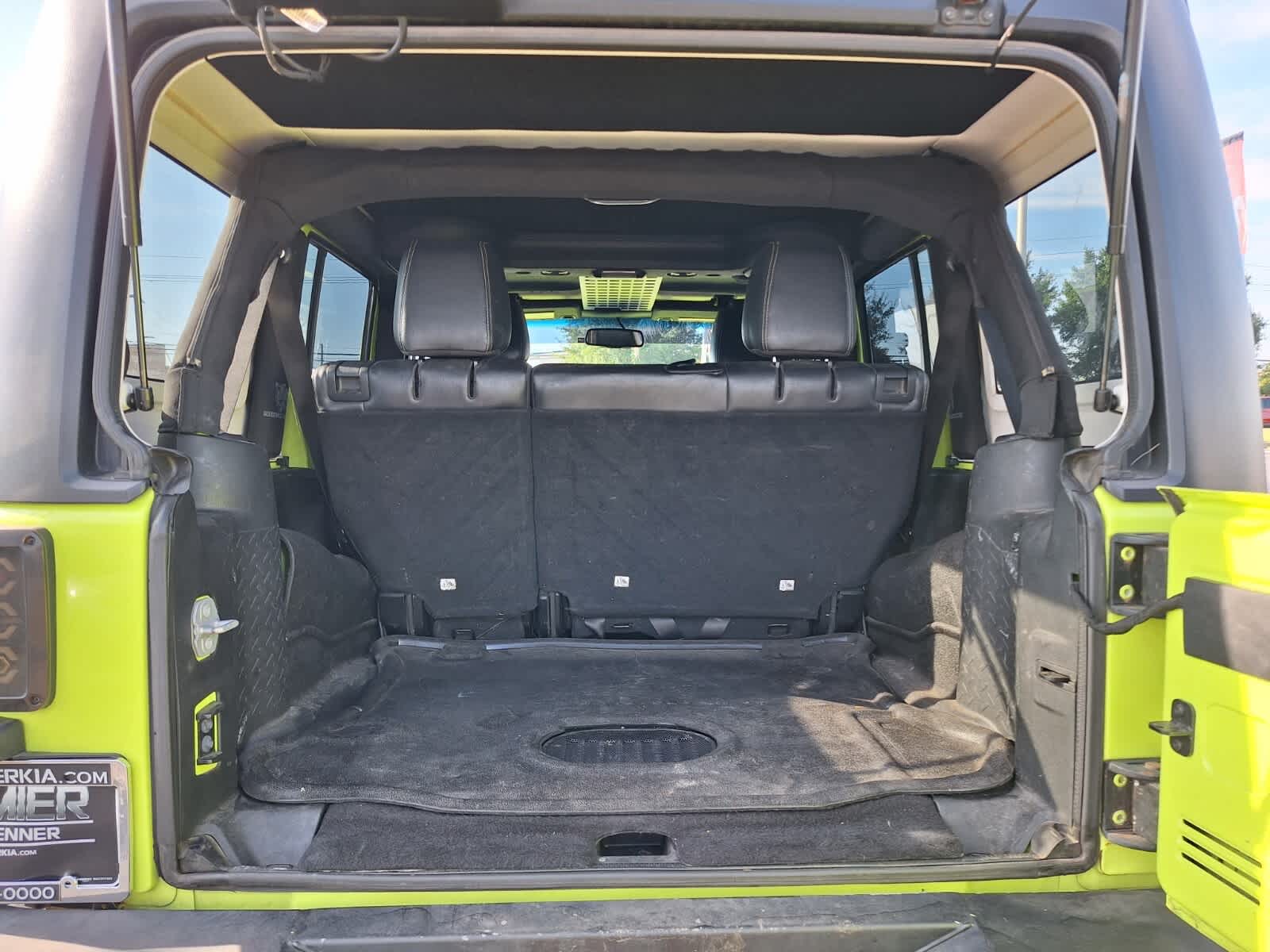 2016 Jeep Wrangler Unlimited Sahara photo 15