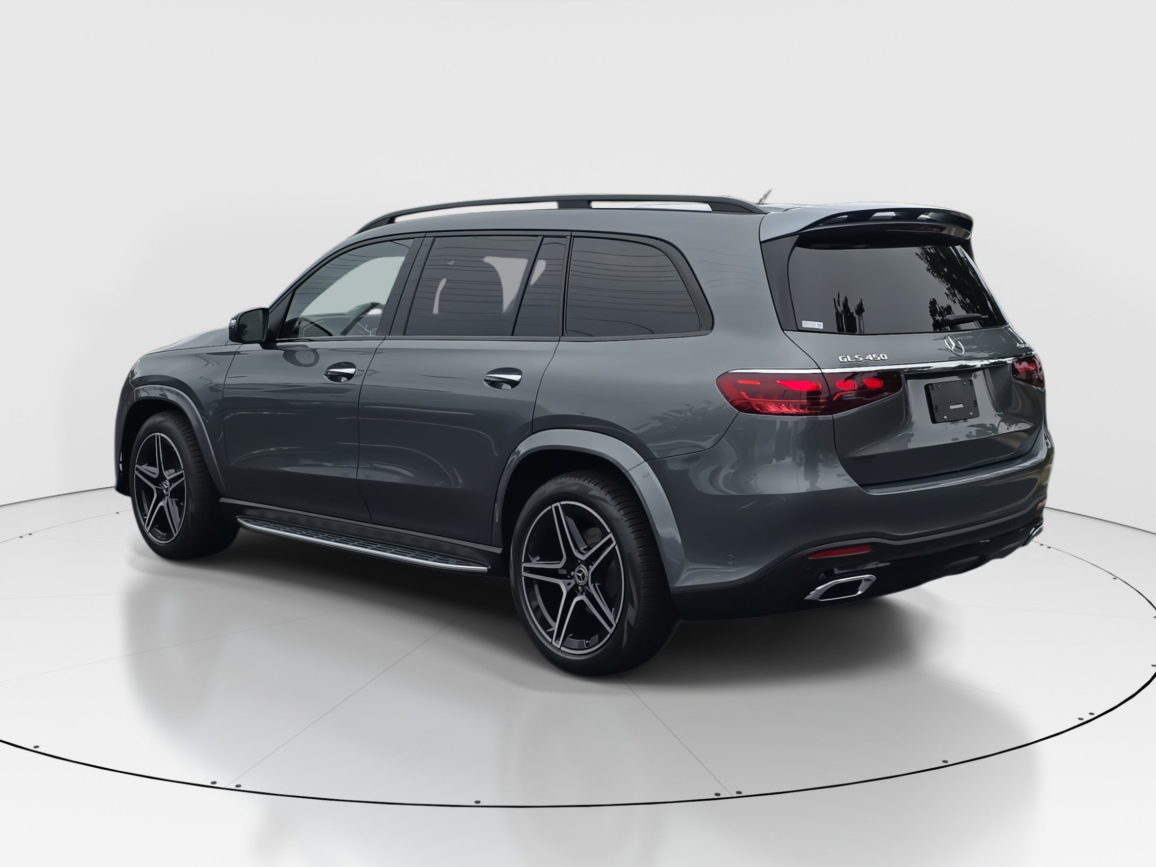 2026 Mercedes Benz GLS 450 4MATIC photo 3