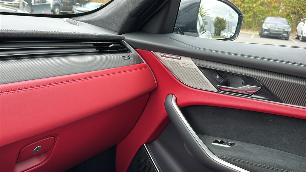 2024 Jaguar F-PACE SVR photo 22