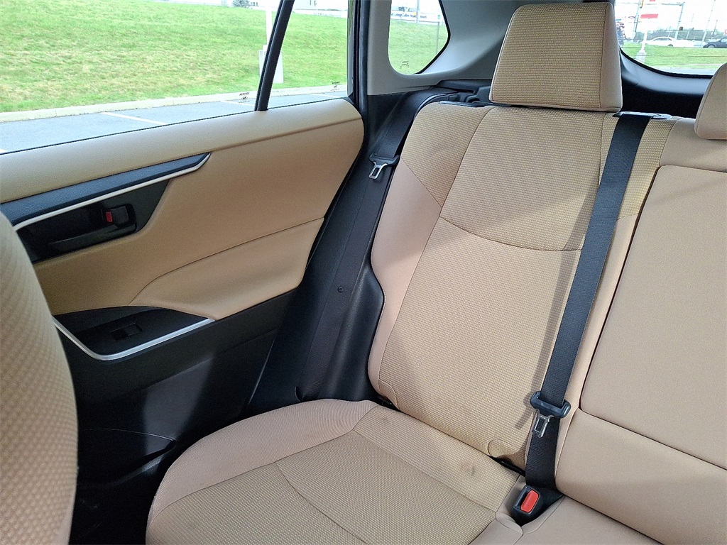 2023 Toyota RAV4 LE photo 13