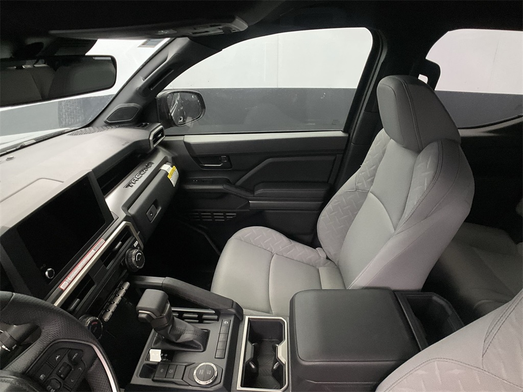 2025 Toyota Tacoma SR5 photo 30