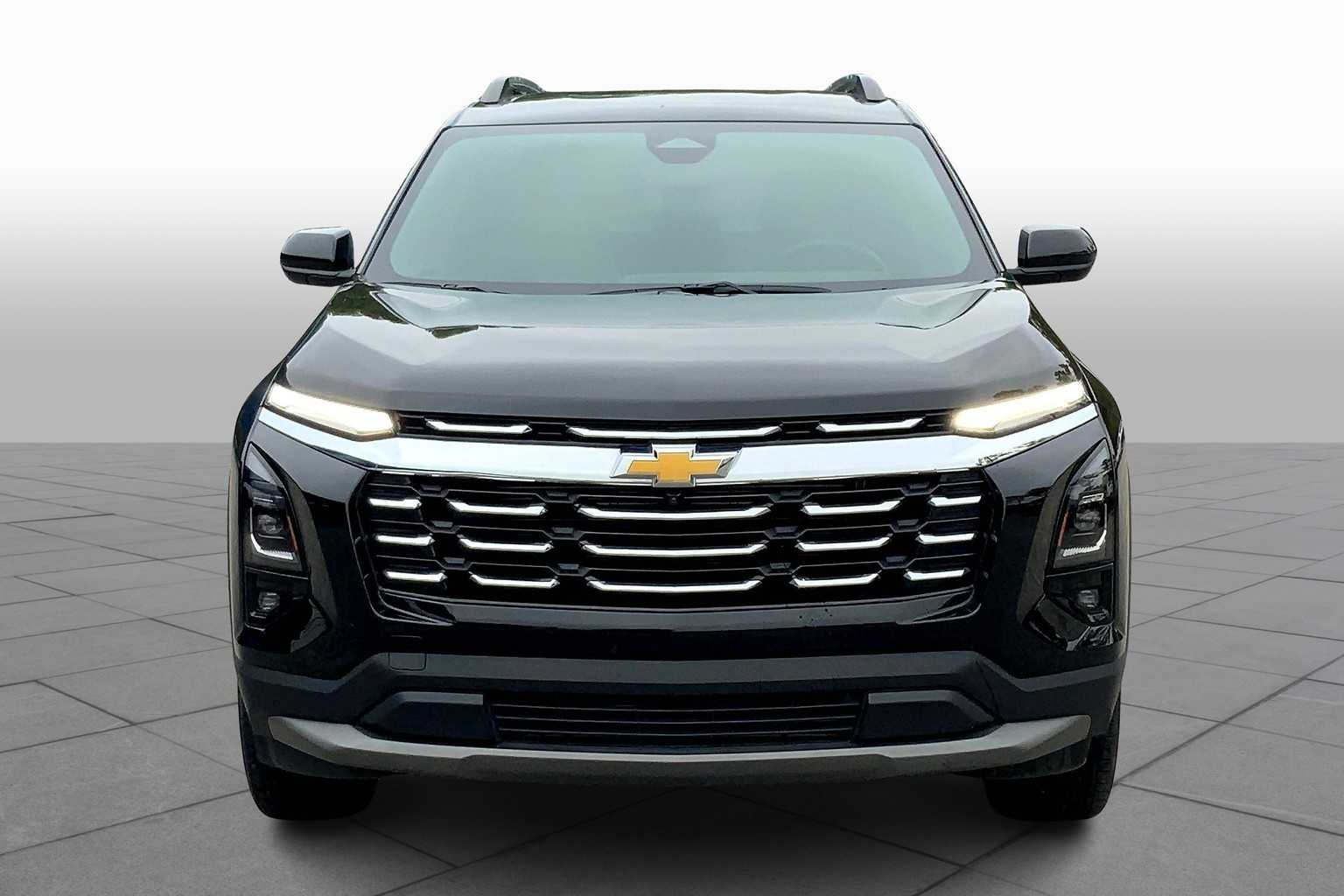 2025 Chevrolet Equinox LT photo 3