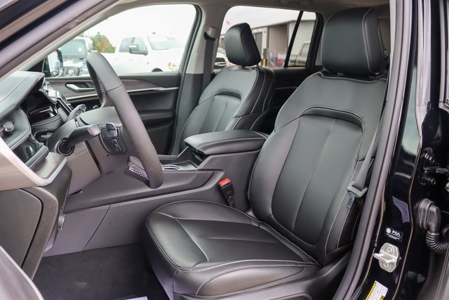 2024 Jeep Cherokee Base 4xe photo 9