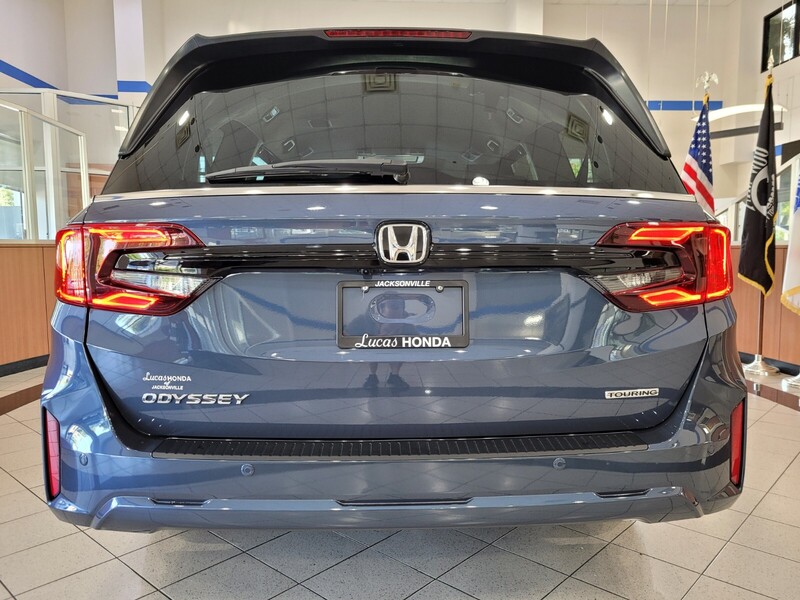 2026 Honda Odyssey Touring photo 5