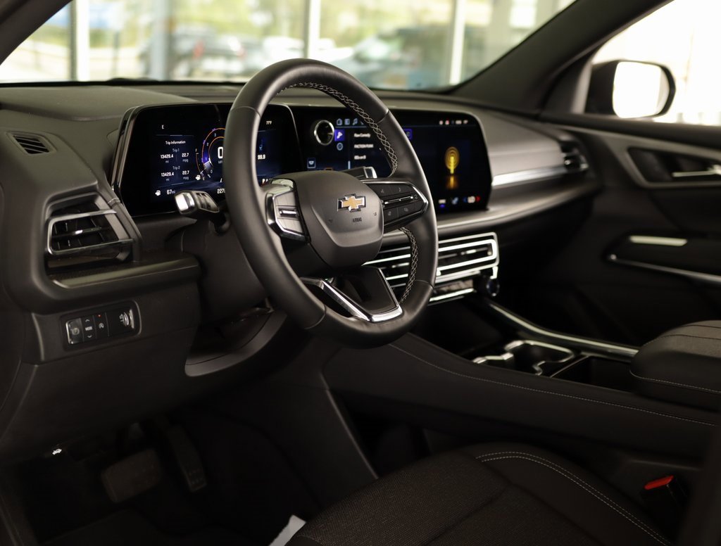 2025 Chevrolet Traverse photo 9