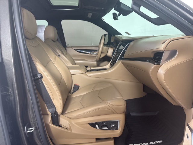 2020 Cadillac Escalade Platinum photo 4