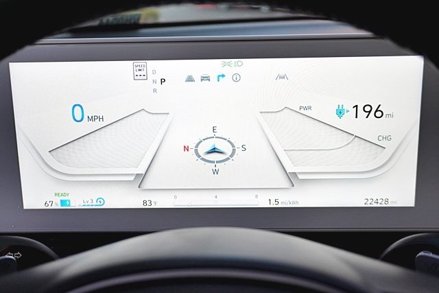 Used 2023 Gray Hyundai SEL image 30