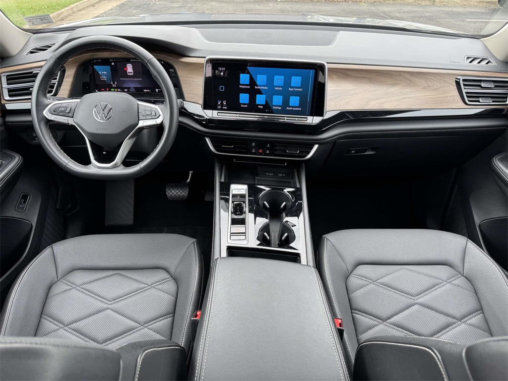 2024 Volkswagen Atlas SE Technology photo 16