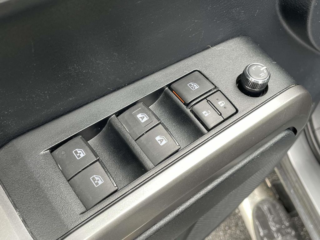 2018 Toyota Tacoma Limited photo 6